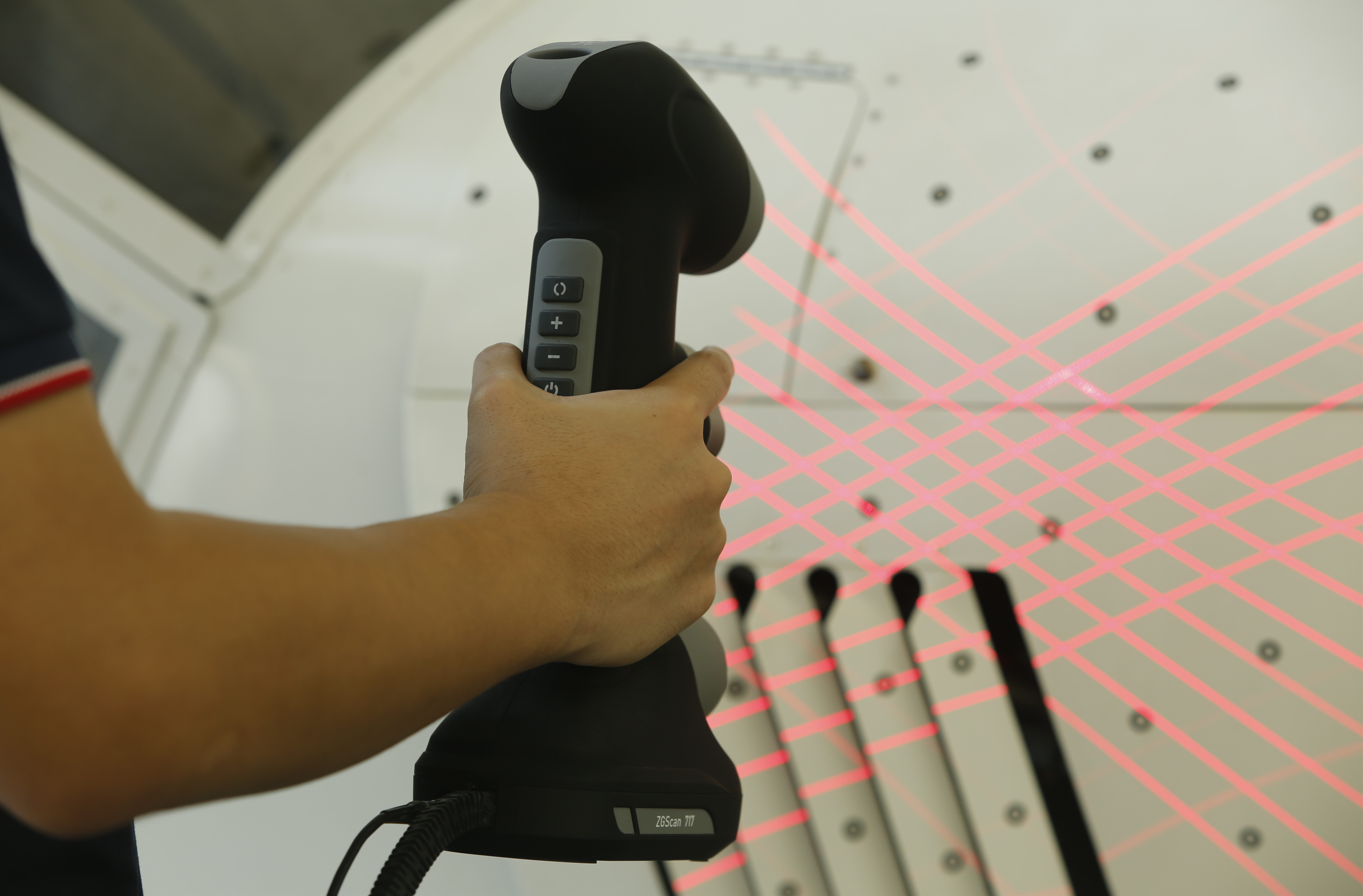 리버스 엔지니어링을 위한 3D 스캐너