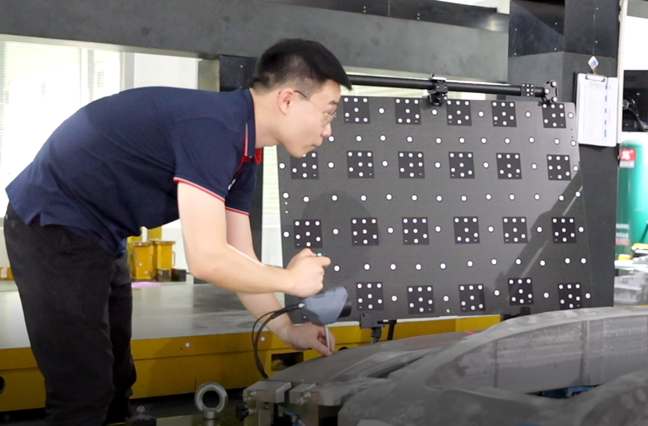 대형 부품 프로빙을 위한 휴대용 CMM