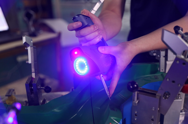 고정 장치 및 게이지 조정을 위한 휴대용 CMM