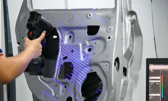 트래커가 필요 없는 마커가 없는 3D 스캐너