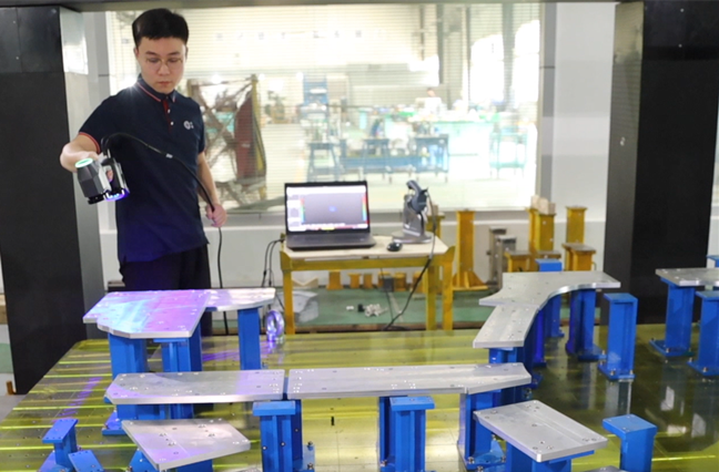 3D 스캐닝을 위한 사진 측량 시스템을 갖춘 휴대용 CMM