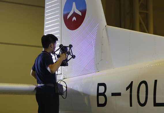 고속 3D 스캐닝이 가능한 광학 추적 3D 스캐너