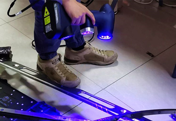 어둡고 반짝이는 표면 3D 스캐닝